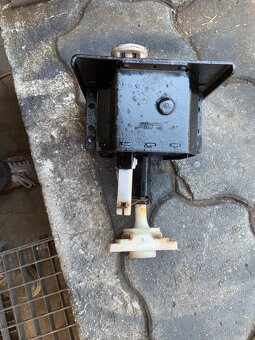 Predám držiak rezervného kolesa navijak do vw - 3