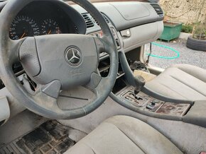 Mercedes Benz - 3