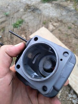 Predám valec na Husqvarna 268 - 3