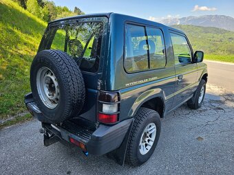 Mitsubishi Pajero 2.5 - 3