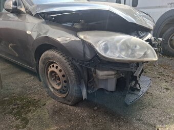 Hyundai I 30 1.6 CRDI /66kw 180 000km - 3