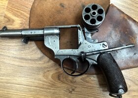 Historicky revolver Chamelot-Delvigne 1873 - 3