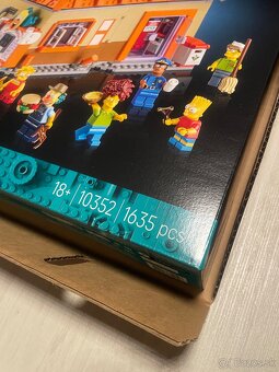 Lego 10352The Simpsons: Krusty Burger - 3