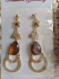 NOVÉ rôzne náušnice a vlasové doplnky (osobný odber) - 3