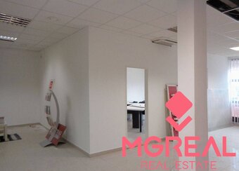 Priestory s plochami 90 m²  v centre Trnavy - 3