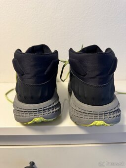HOKA ONE ONE - 3