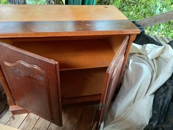 Komoda a nočné stolíky - 3