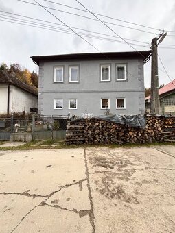 Veľký dvojgeneračný rodinný dom v obci PRAKOVCE - 3