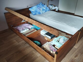 Postele a nočné stolíky - 3