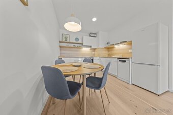 Prenajmeme moderný 2-izbový byt v projekte ZWIRN. - 3