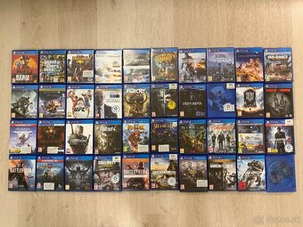 PREDAM PLAYSTATION 4 SLIM + 2 OVLADACE + HRY - 3