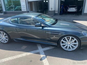 Aston Martin DB9 - 3