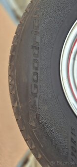 Predam  na suv  pneumatiky  265 / 70 R15 - 3
