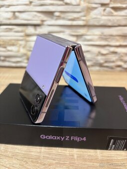Samsung Z Flip4 - 3