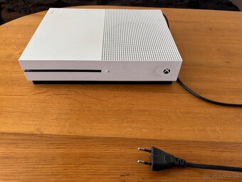 Xbox ONE S - 1TB - 3