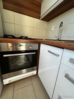 Kuchynská linka - 3