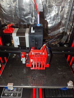 3D tlačiareň Ender 3v2 upravená - 3