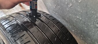 Predám 2xletné pneumatiky Barum 215/45 r17,dezent 6mm - 3