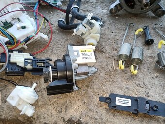 Motor pracka type wu126u35e02 a neake diely - 3