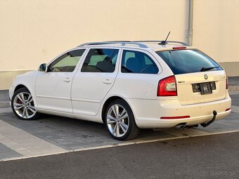 Skoda Octavia Combi 2.0TDI CR RS dsg - 3