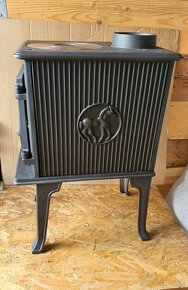 Liatinové kachle Jotul F 601 N čierný lak - 3