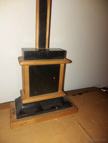 Predám starý drevený krížik na stôl s drevorezbou - 3