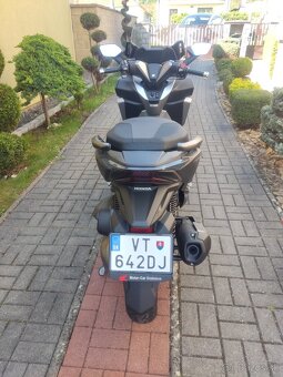 Honda Forza 300 len 405km - 3