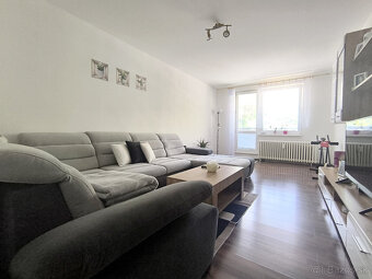 REZERVOVANÉ ZREKONŠTRUOVANÝ ZARIADENÝ VEĽKÝ /64,11M2/ STRED - 3