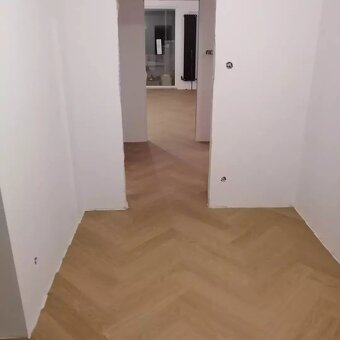 Pokládka podlahy a montáž dverí, renovácie parkiet - 3