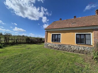 100-ročný dom na polosamote, pozemok 3252 m², Čab – Lahne - 3