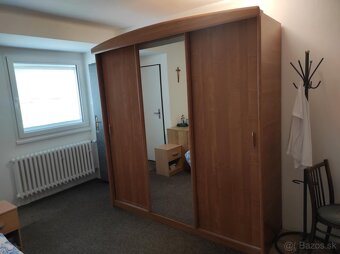 Prenajmem izbu pre jedného 280 € - 3