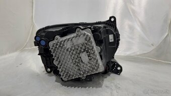 Land Rover Defender - svetlomet , pravá strana - 3