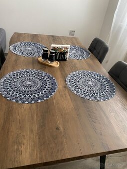 Jedálenský stôl - 3