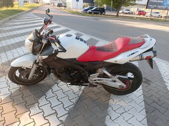 Suzuki gsr 600 - 3