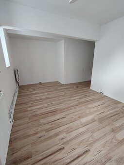 Predám trojizbový byt v Novej Bystrici - 3