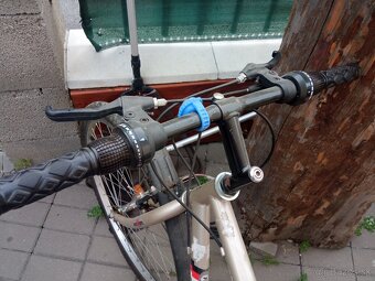 Starší horský bicykel - 3
