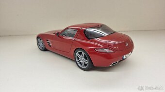 1:18 MERCEDES-BENZ SLS AMG - 3