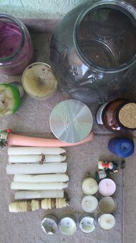 Predám náhrobné kahance,sviečky, svietnik,váhu,nožnice,kôš - 3