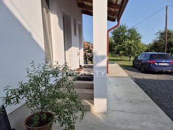 4 izbový rodinný dom v centre Levíc- kompletná... - 3