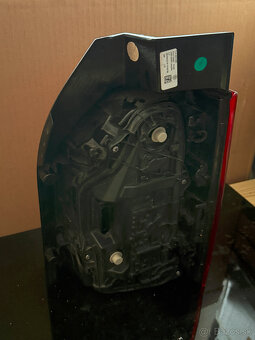 VW T6 Multivan / Caravelle / Transporter ľavé zadné svetlo - 3