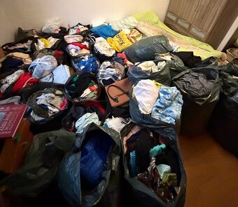 Vrecia s oblečením - 3