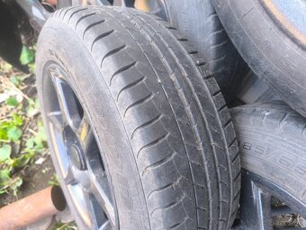 Predám  pneu 185/65 r15 + disky - 3