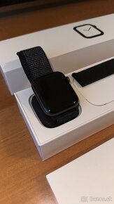 Apple Watch Series 4 44MM Space Gray - 3