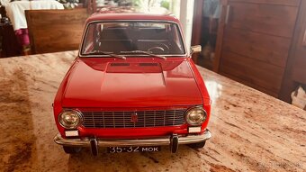 Predám model 1:8 od Hachette Žiguli - VAZ-2101 - 3