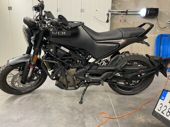 Husqvarna Svartpilen 401 - 3