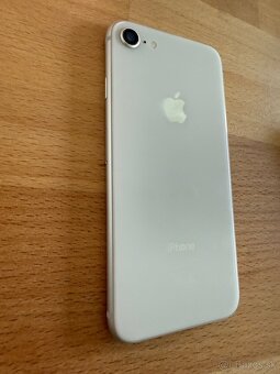 Apple iPhone 8, Silver, 64GB - 3