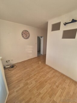 Výborná príležitosť1.izbový byt/balkón/investícia - 3