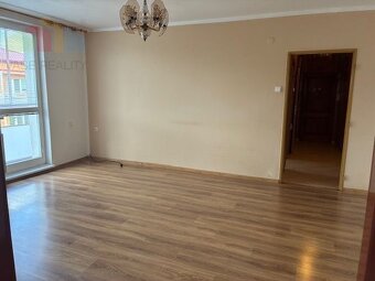 Na predaj 3 izbový byt Ladce, 70 m2 - 3