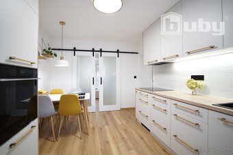 Na predaj štýlový 2 izbový byt, v centre Martina, kompletná  - 3