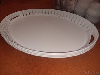 Predám veľkú kovovú bielu tácku 5x - 3